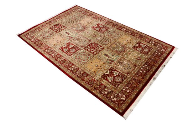 Maroon Bakhtiar 4' 1 x 6' - SKU 37675