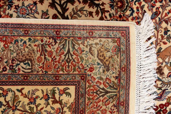 Navajo White Hunting 4' 6 x 6' 11 - SKU 37692